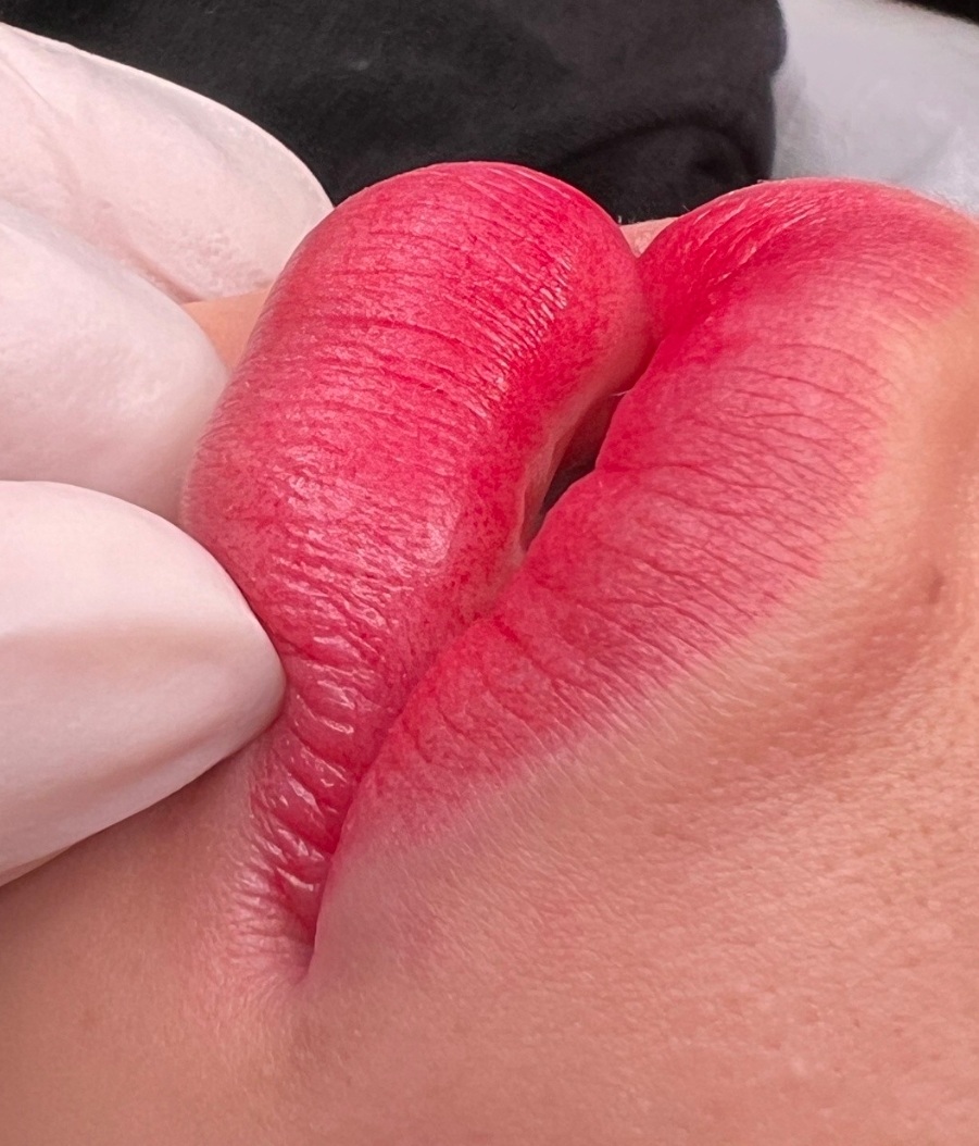 입술 반영구 시술